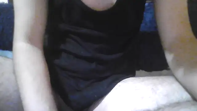 esmermoon online show from October 15, 8:27 pm