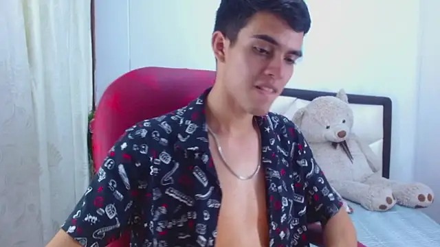 Snapshot of Kain_noir_ chatting on October 18, 12:37 am Kain noir  online show from October 18, 12:37 am