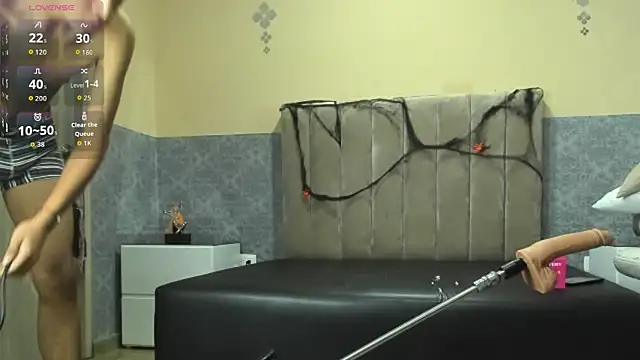 Snapshot of Xavier_Fox___ chatting on October 22, 5:33 am Xavier Fox    online show from October 22, 5:33 am