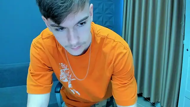 BradyFlint online show from April 8, 4:13 am