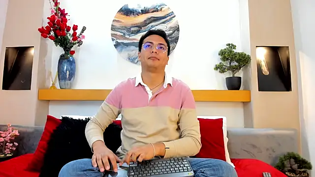 JohnBelRose online show from November 4, 7:37 pm