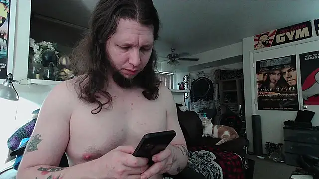 biggerisbetter12 online show from May 1, 11:18 pm