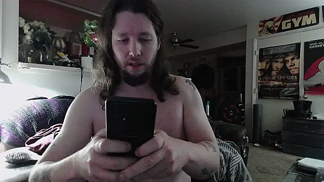 biggerisbetter12 online show from April 4, 2:30 am