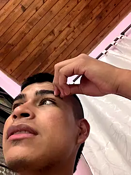 Emiliano Reyes online show from December 4, 5:58 am