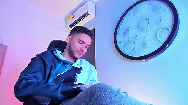 mike 257 online show from February 21, 12:06 pm