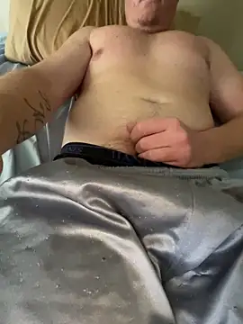 Snapshot of thickdickdaddy510 chatting on October 18, 4:34 pm thickdickdaddy510 online show from October 18, 4:34 pm