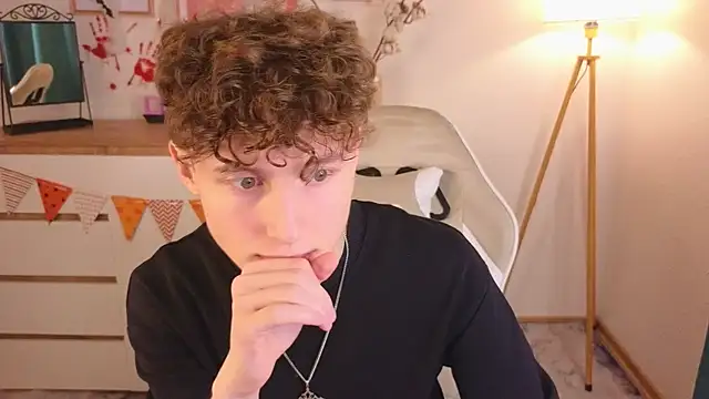 crisp1n online show from October 29, 3:37 pm