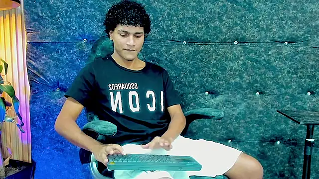 Iaan Dalton  online show from October 20, 8:02 pm