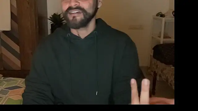 MakeMeAwareAah online show from December 15, 7:55 pm