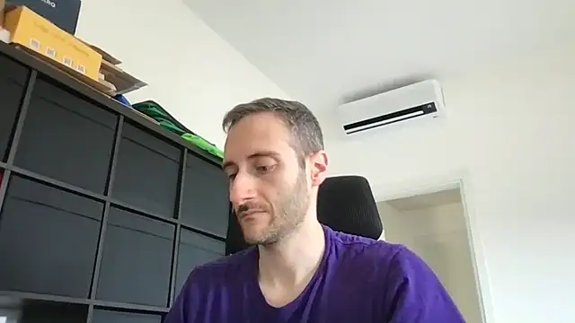 LukaShyGuy online show from May 26, 3:52 pm