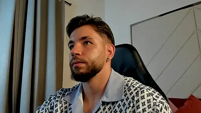 JACKSON STIFLER online show from April 11, 6:44 pm