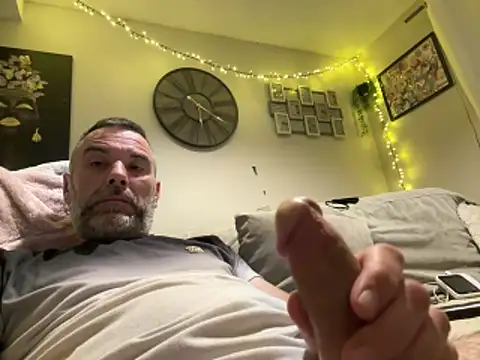 plymouthlad82 online show from April 3, 11:23 pm