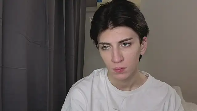 Oliver star boy  online show from November 1, 6:56 pm