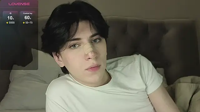 Oliver star boy  online show from February 22, 4:08 pm