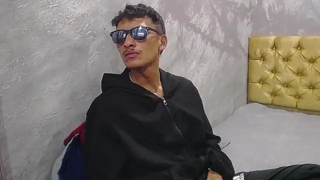 SavageLover  online show from December 21, 5:37 am