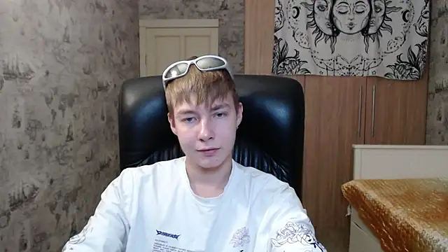 R  G   online show from October 25, 6:42 pm