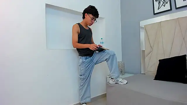 adams bobby online show from December 19, 12:02 pm