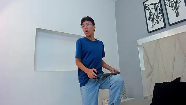 adams bobby online show from January 8, 11:37 am