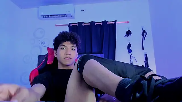 Maximiliano Khalil online show from November 29, 8:33 pm