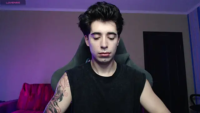 Yofukashii online show from December 22, 5:15 am