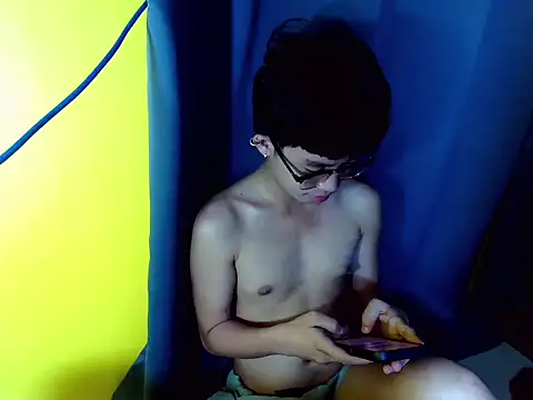 newcummersxx online show from March 19, 5:43 am