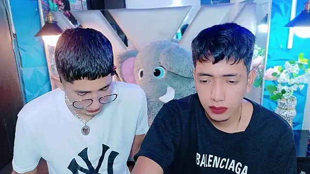 darwinandbrayann online show from November 30, 8:11 pm