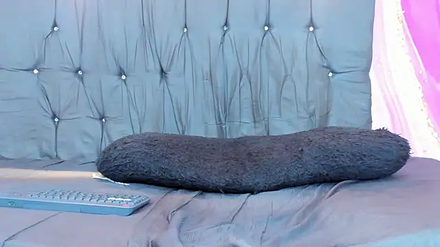 Steven19 LatinBoy online show from December 4, 2:13 pm