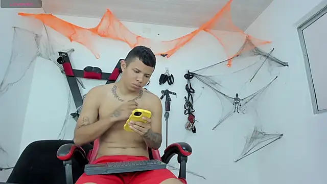 Steven19 LatinBoy online show from October 31, 12:08 pm