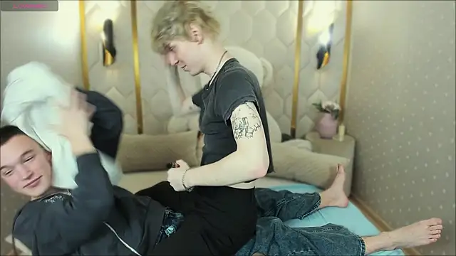 Kevin Derek online show from October 30, 2:18 pm