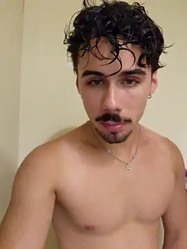 Leo  ribeiro online show from March 13, 10:16 pm