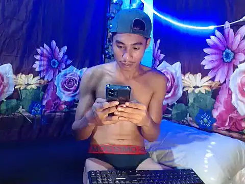 mrsexyteens online show from December 15, 12:46 pm