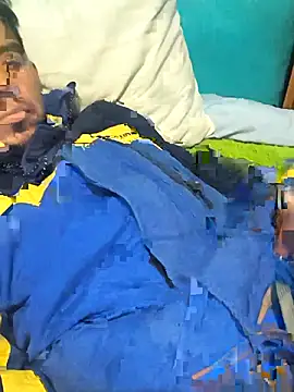 perr8886 online show from December 23, 8:12 am