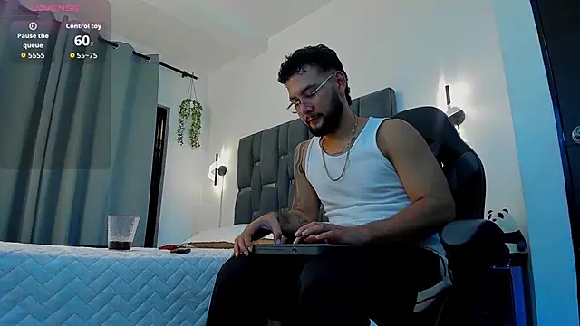 noah corvelle online show from November 22, 6:35 am