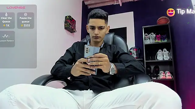 Alex king27 online show from November 19, 1:00 pm