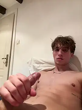 TeenNPlay online show from April 18, 5:53 am