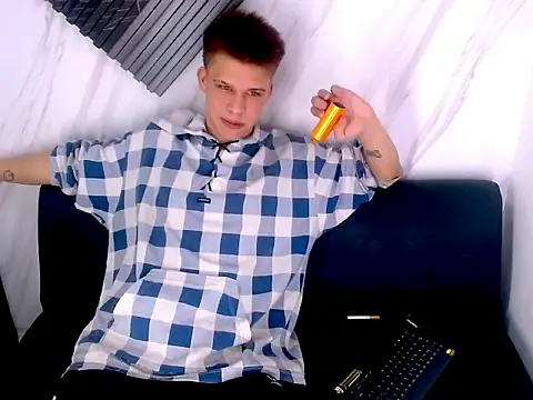 Liam York  online show from February 12, 4:29 am