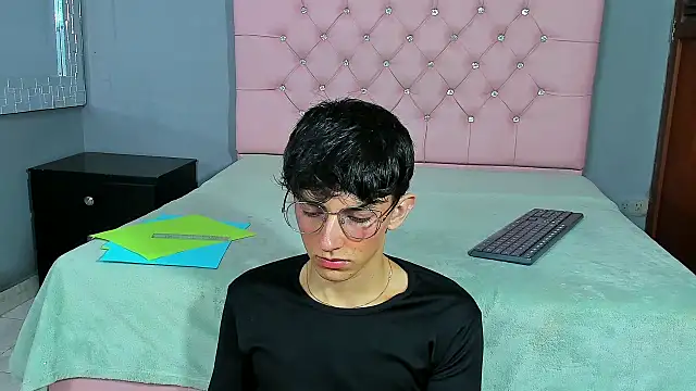 ElanGiraldo online show from January 13, 9:52 pm