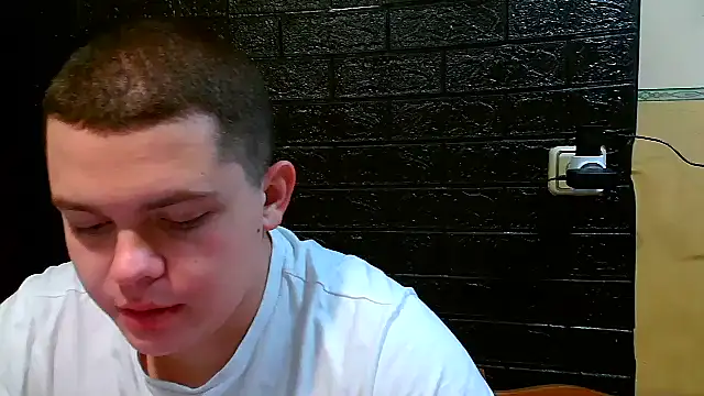 CuteButNaughty  online show from December 1, 9:07 pm