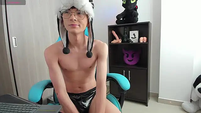 RYO BLEU  online show from April 15, 1:33 pm