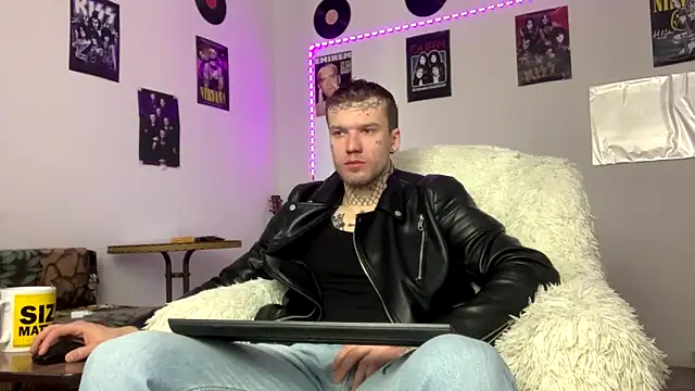 Huntall77 online show from March 10, 5:35 am