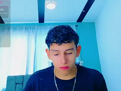 FelipeGonzalezz online show from December 22, 1:19 pm