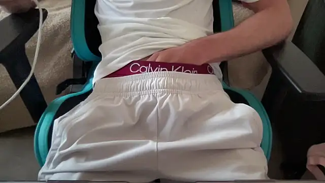 lucpompot online show from March 19, 8:39 am