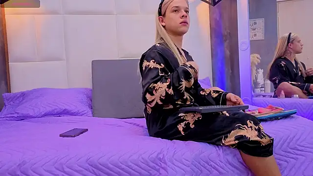 Valentino moretti online show from April 16, 1:44 pm