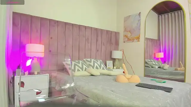 Valentino moretti online show from February 28, 2:38 pm