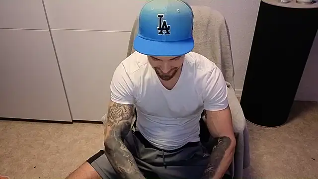 Mystery Mark online show from December 5, 8:38 pm