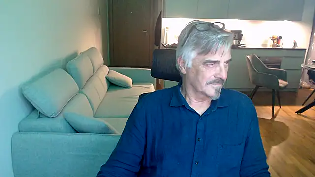 Buidapest online show from February 6, 12:07 am