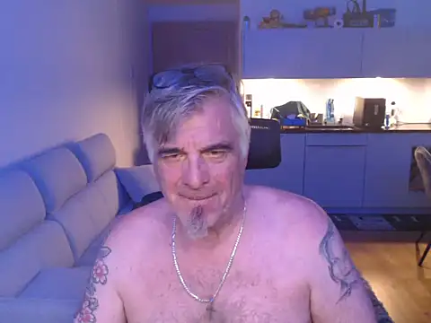 Buidapest online show from April 16, 5:51 am