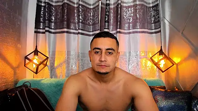 erick garcia1 online show from December 2, 12:30 pm