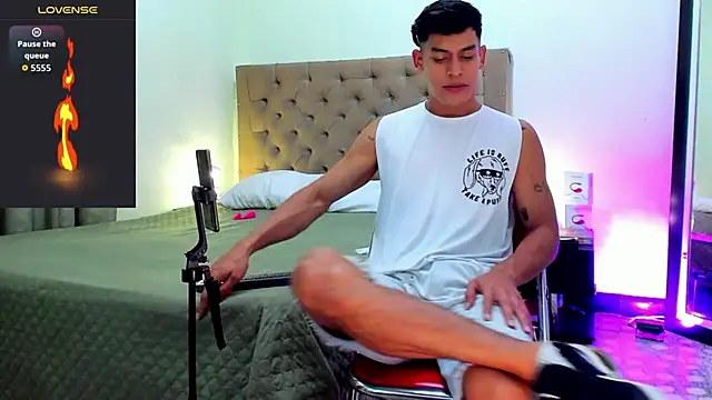 blorelopez online show from January 15, 12:58 am