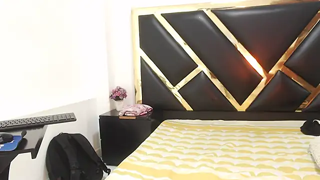 NoahJhonson69 online show from December 20, 8:05 pm